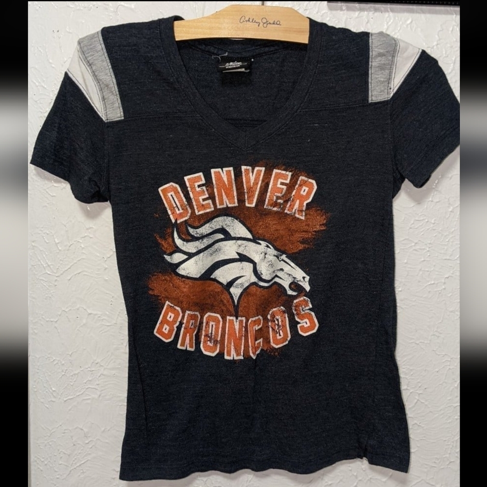 Denver Broncos NFL Tshirt womens small